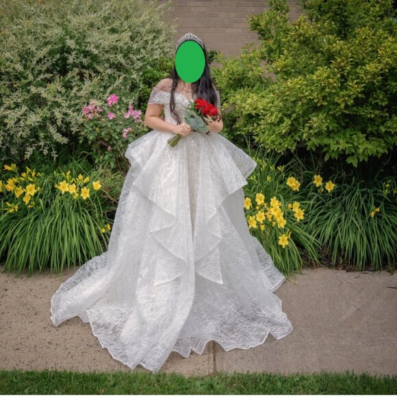 White Wedding Dress that will make you feel like a Princess! - Picture 2 of 7